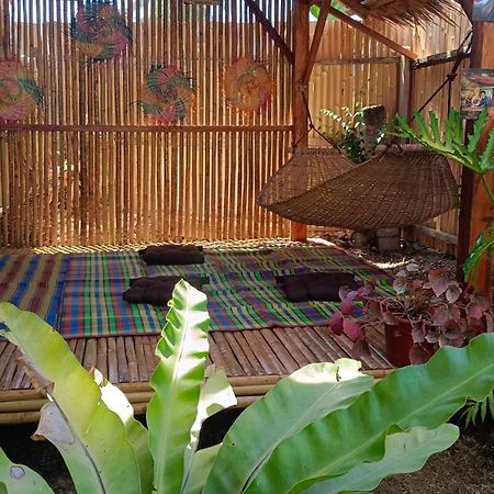 Bella'S Bed & Breakfast Dauis Exterior foto